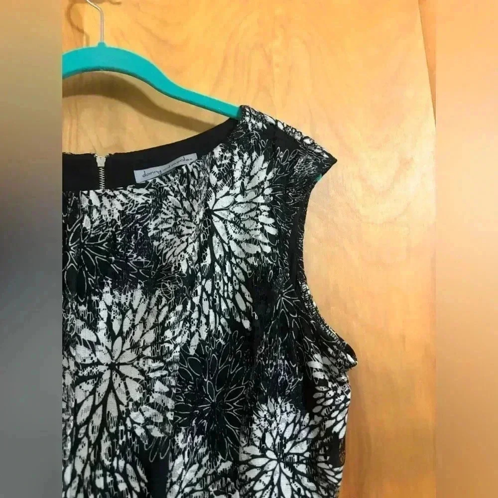 Black & White Floral Fit-and-Flare Dress - Picture 4 of 9